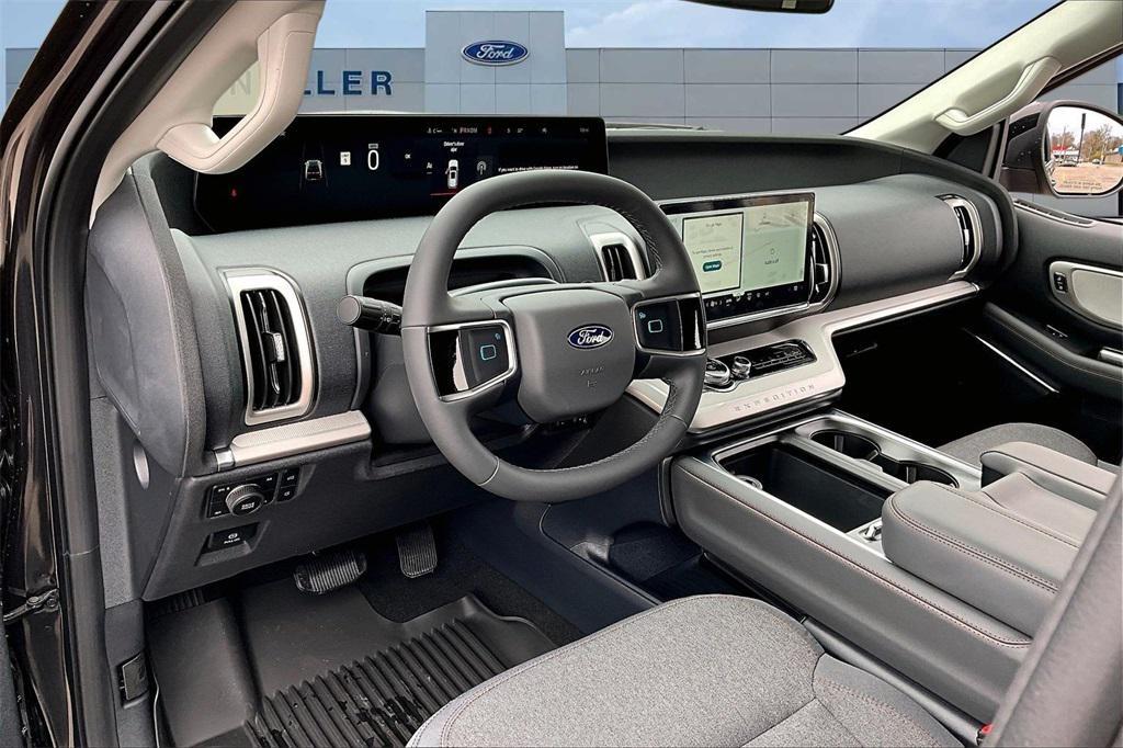 new 2025 Ford Expedition Max car, priced at $70,495