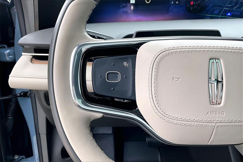 used 2025 Lincoln Nautilus car, priced at $60,302