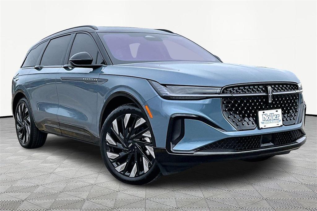 used 2025 Lincoln Nautilus car, priced at $60,302