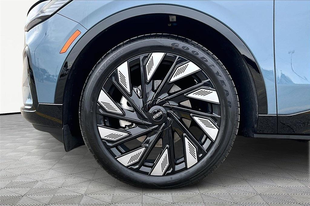 used 2025 Lincoln Nautilus car, priced at $60,302