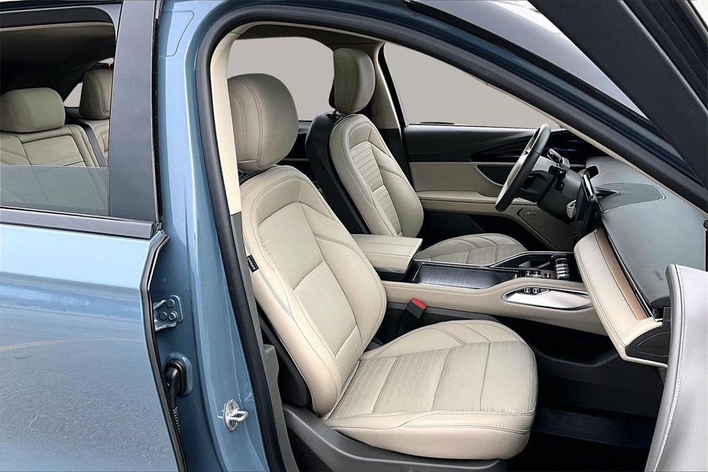 used 2025 Lincoln Nautilus car, priced at $60,302