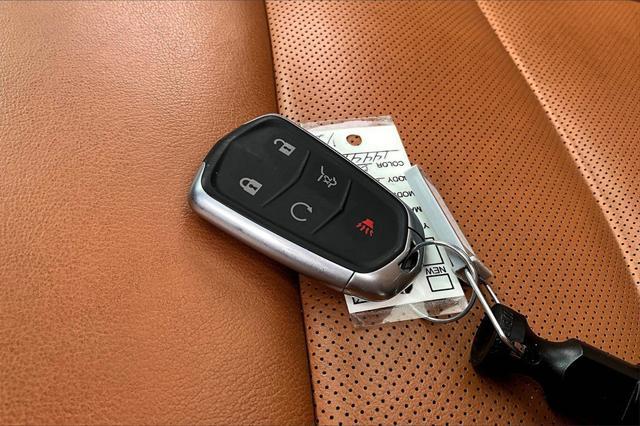 used 2020 Cadillac XT5 car, priced at $28,066