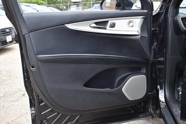 used 2019 Lincoln Nautilus car, priced at $25,855