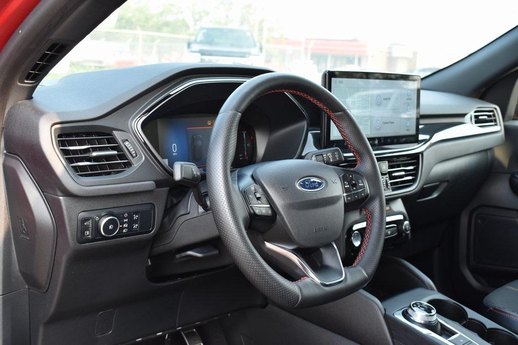 used 2024 Ford Escape car, priced at $25,999