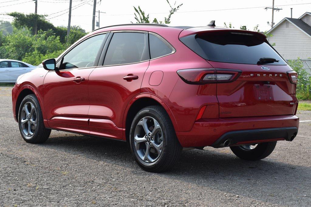 used 2024 Ford Escape car, priced at $25,999