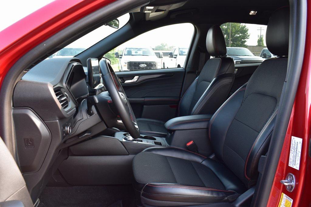 used 2024 Ford Escape car, priced at $25,999