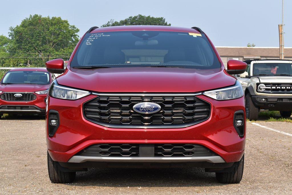 used 2024 Ford Escape car, priced at $25,999