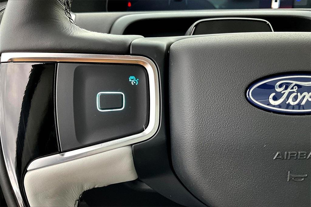 new 2025 Ford Expedition car, priced at $79,741