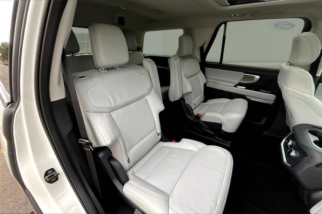 new 2025 Ford Expedition car, priced at $79,741