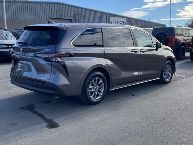 used 2024 Toyota Sienna car, priced at $40,889