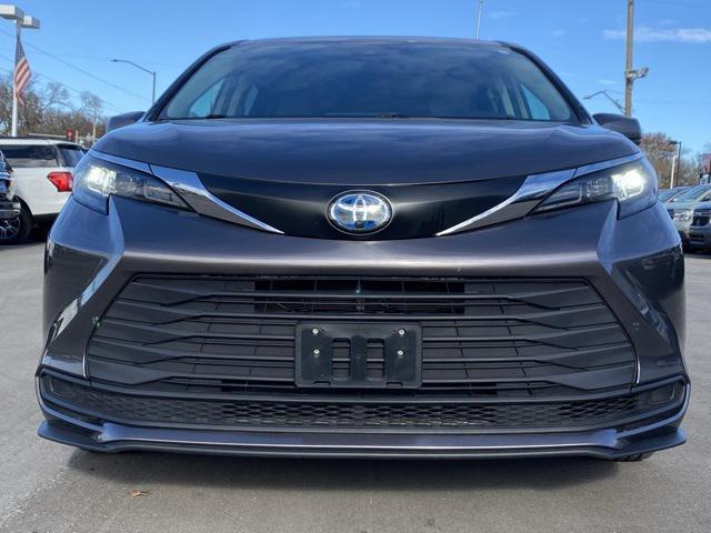 used 2024 Toyota Sienna car, priced at $40,889