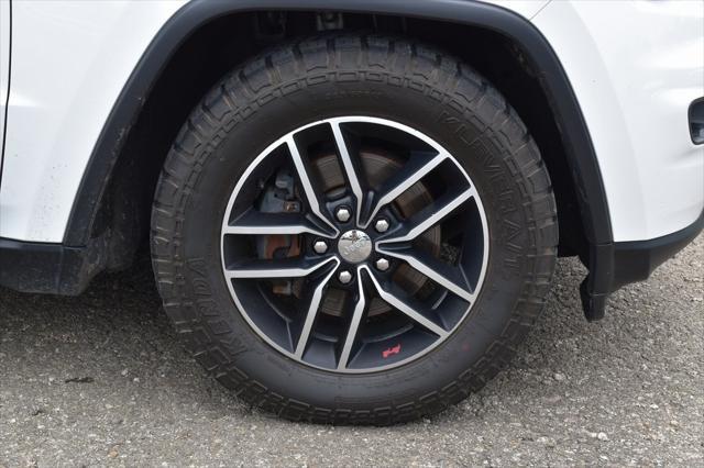 used 2017 Jeep Grand Cherokee car, priced at $14,738