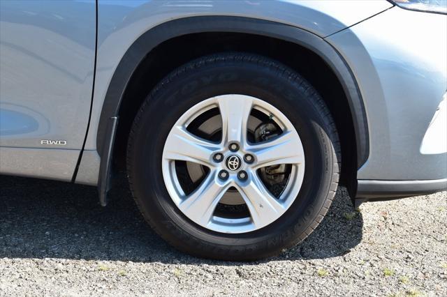 used 2021 Toyota Highlander Hybrid car, priced at $33,059