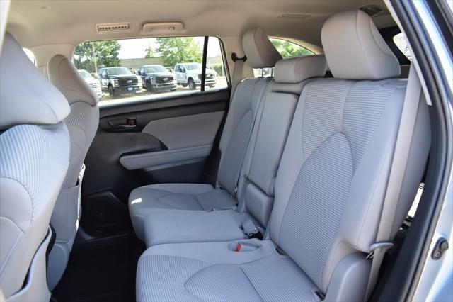used 2021 Toyota Highlander Hybrid car, priced at $33,059