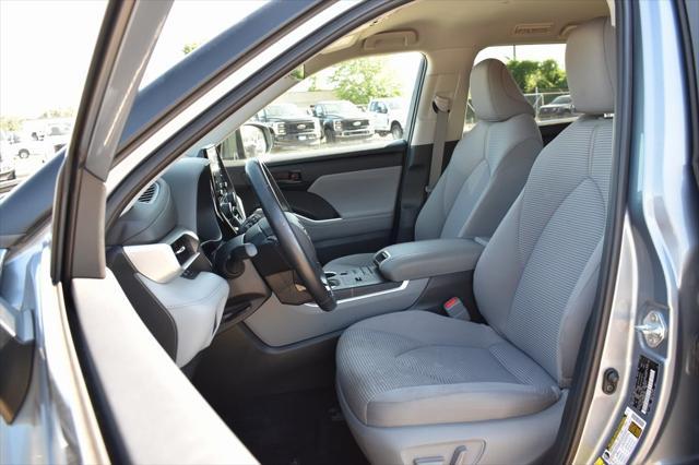 used 2021 Toyota Highlander Hybrid car, priced at $33,059