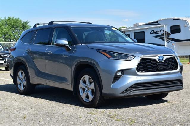 used 2021 Toyota Highlander Hybrid car, priced at $33,059