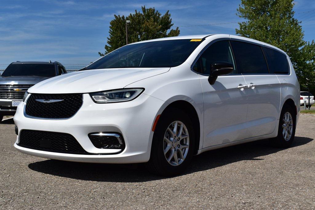 used 2024 Chrysler Pacifica car, priced at $32,871