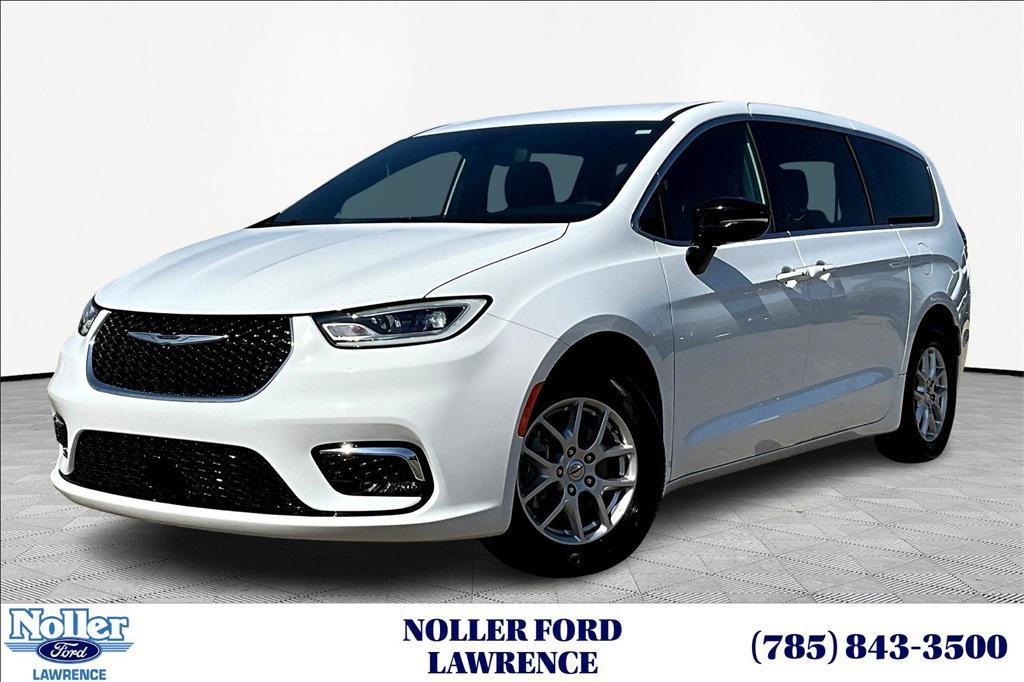 used 2024 Chrysler Pacifica car, priced at $31,546