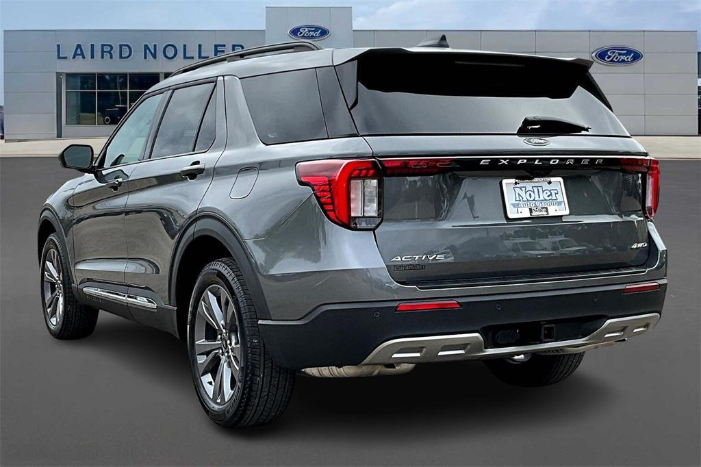 new 2025 Ford Explorer car, priced at $45,312