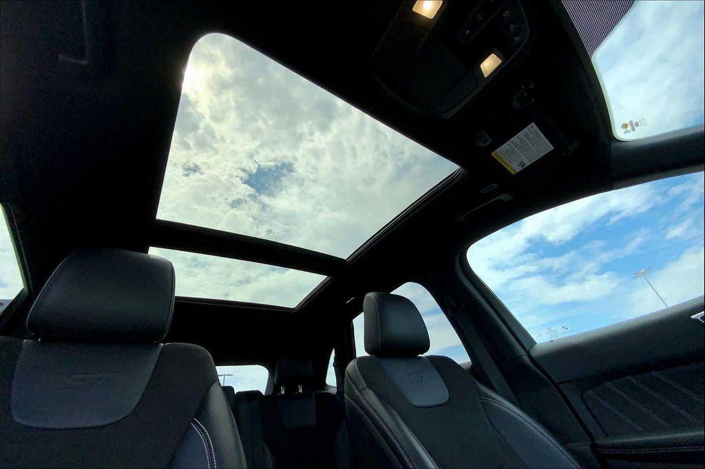 used 2022 Ford Edge car, priced at $34,989
