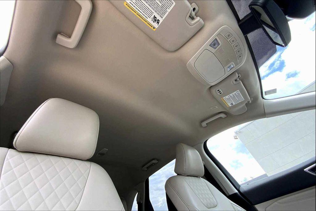 used 2024 Ford Edge car, priced at $27,500