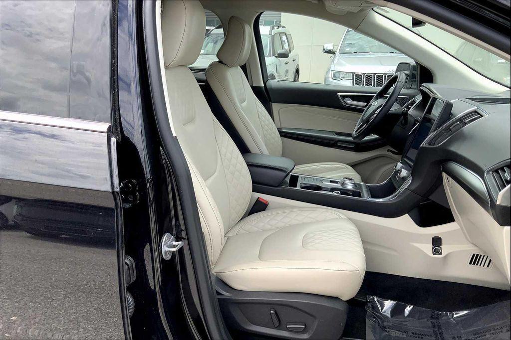 used 2024 Ford Edge car, priced at $27,500