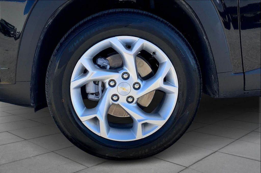 used 2025 Chevrolet Trax car, priced at $21,900