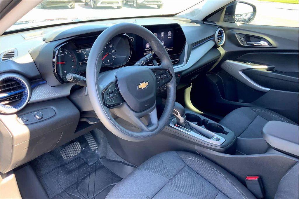 used 2025 Chevrolet Trax car, priced at $21,900