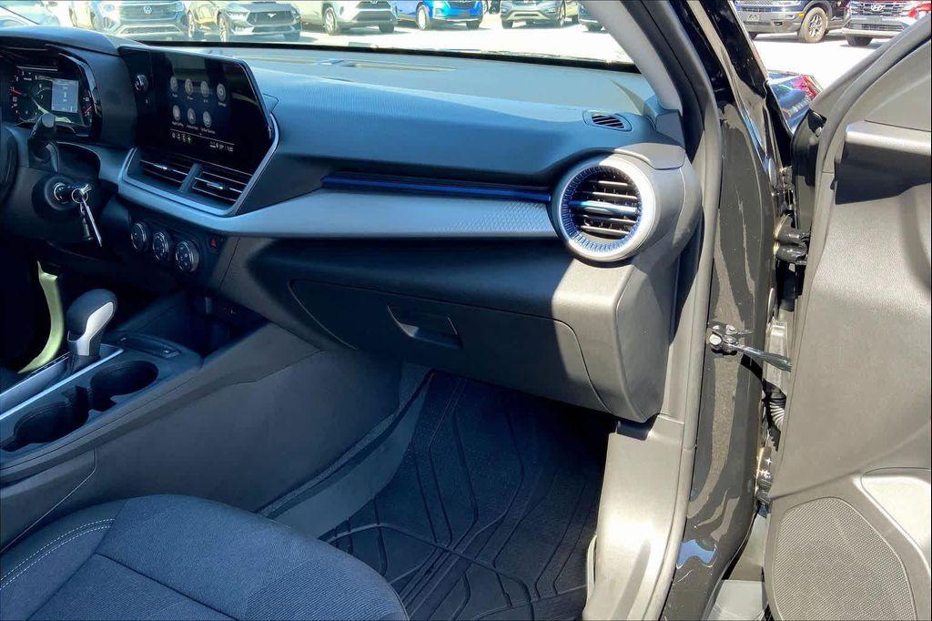 used 2025 Chevrolet Trax car, priced at $21,900