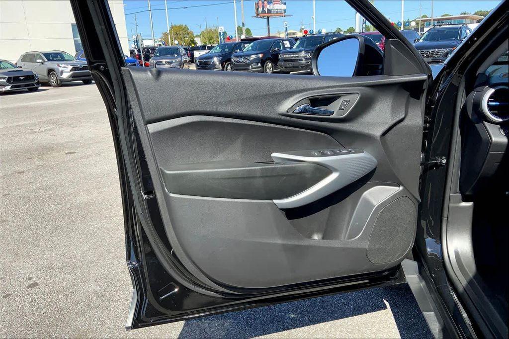 used 2025 Chevrolet Trax car, priced at $21,900