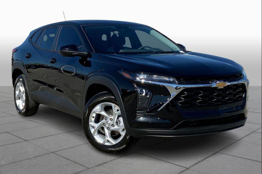 used 2025 Chevrolet Trax car, priced at $21,900
