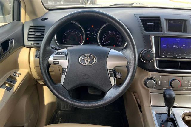 used 2013 Toyota Highlander car, priced at $15,015