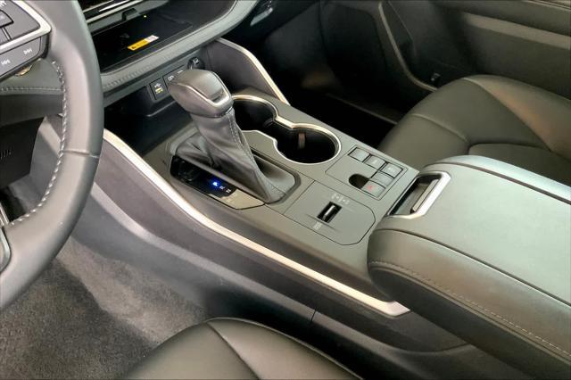 used 2023 Toyota Highlander car, priced at $36,636