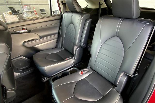 used 2023 Toyota Highlander car, priced at $36,636