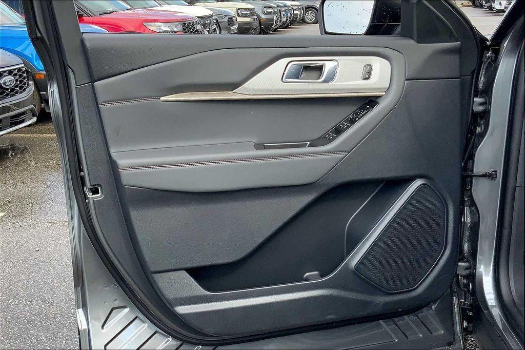 new 2025 Ford Explorer car, priced at $39,653