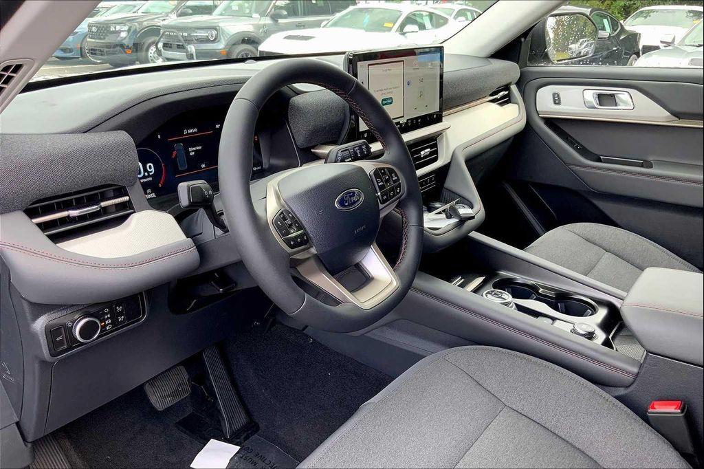 new 2025 Ford Explorer car, priced at $39,653