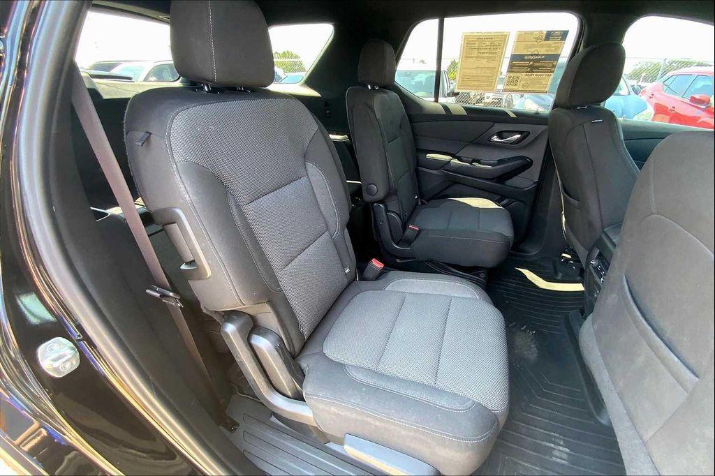 used 2022 Chevrolet Traverse car, priced at $24,200