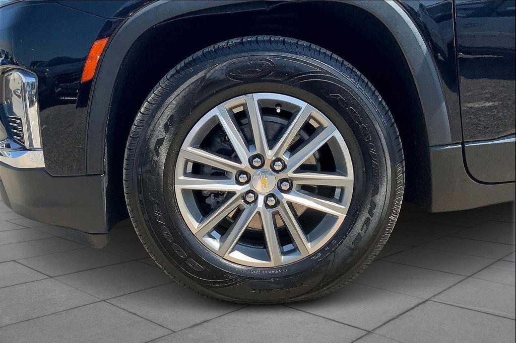 used 2022 Chevrolet Traverse car, priced at $24,200