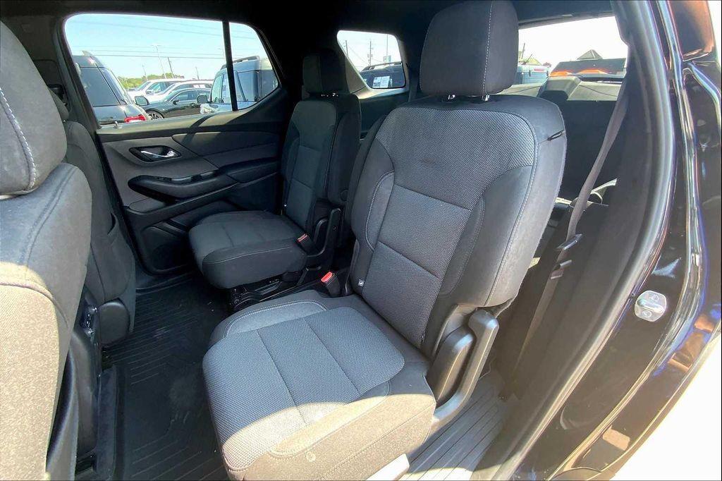 used 2022 Chevrolet Traverse car, priced at $24,200