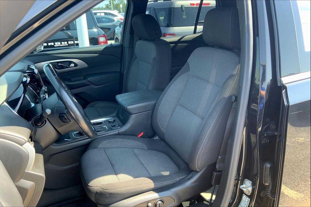 used 2022 Chevrolet Traverse car, priced at $24,200