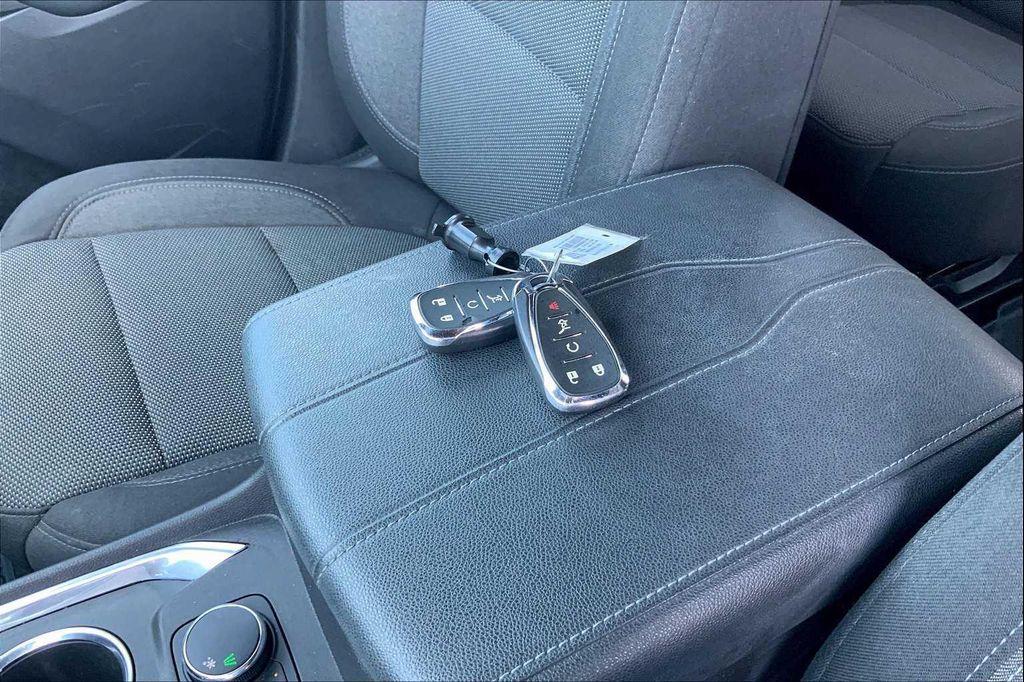 used 2022 Chevrolet Traverse car, priced at $24,200