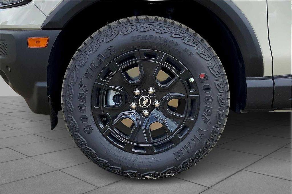 new 2025 Ford Bronco Sport car, priced at $42,421