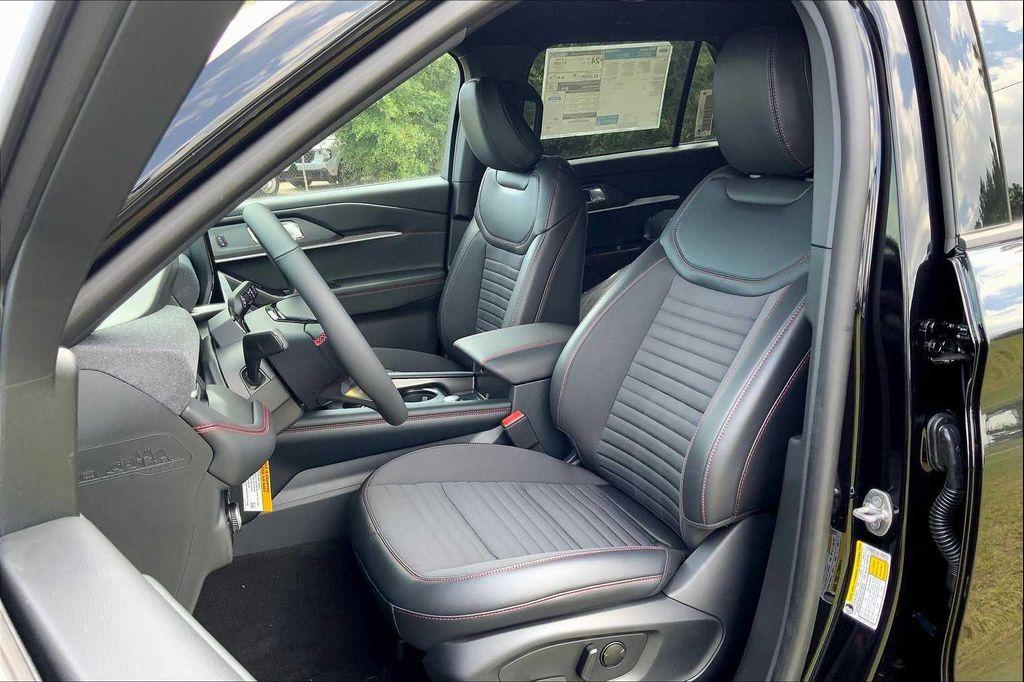 new 2025 Ford Explorer car, priced at $45,621
