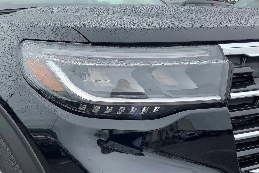 new 2025 Ford Explorer car, priced at $40,029