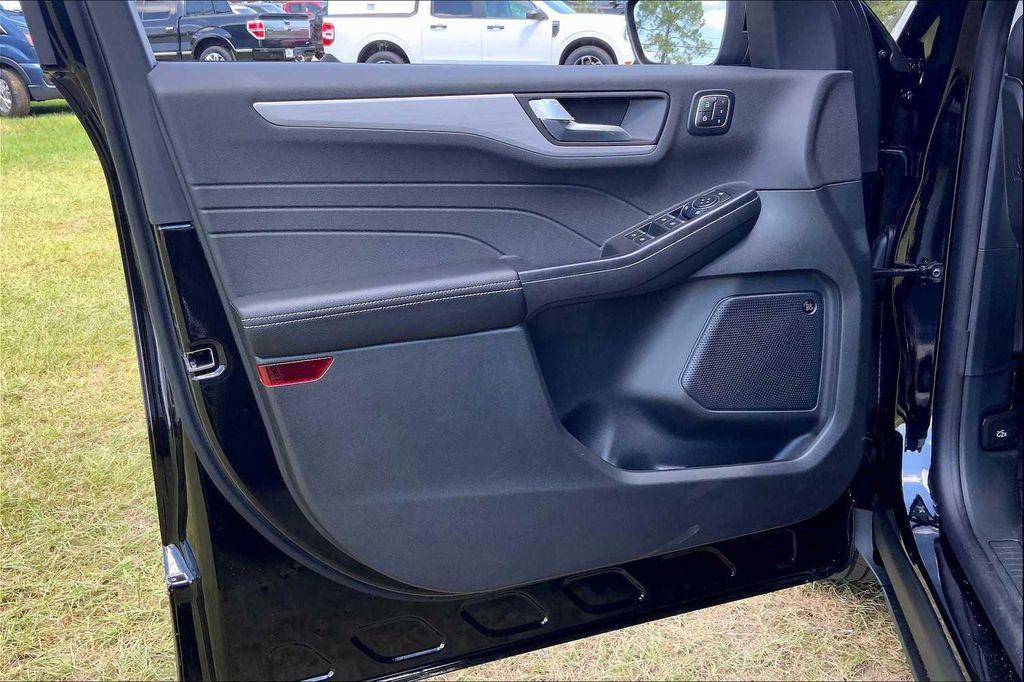 new 2025 Ford Escape PHEV car, priced at $41,559