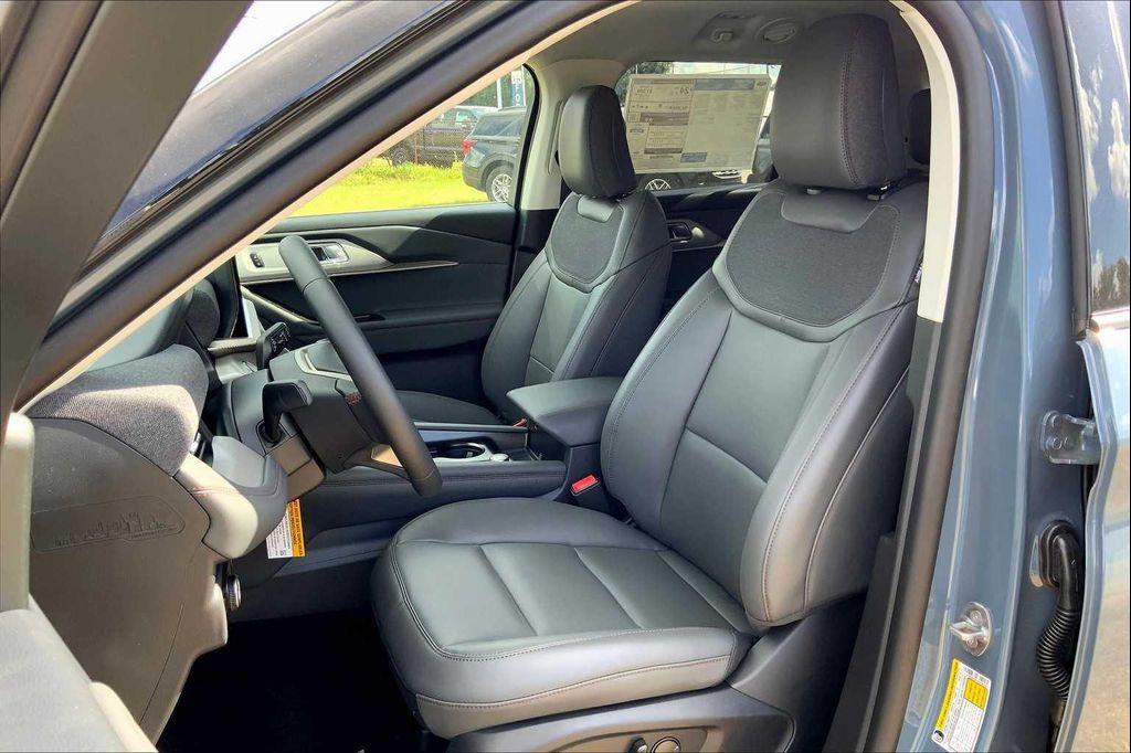 new 2025 Ford Explorer car, priced at $43,614