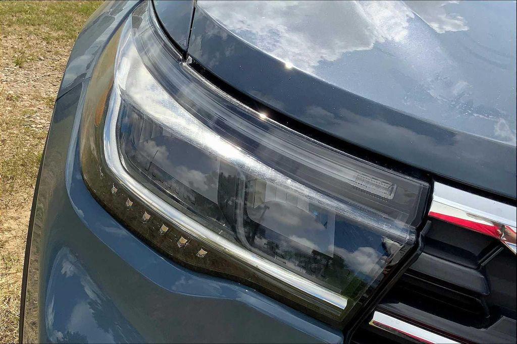 new 2025 Ford Explorer car, priced at $43,614