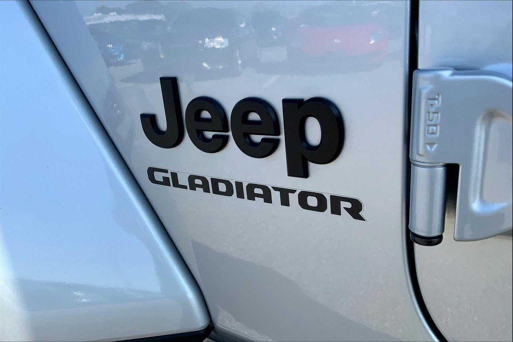 used 2022 Jeep Gladiator car, priced at $37,589
