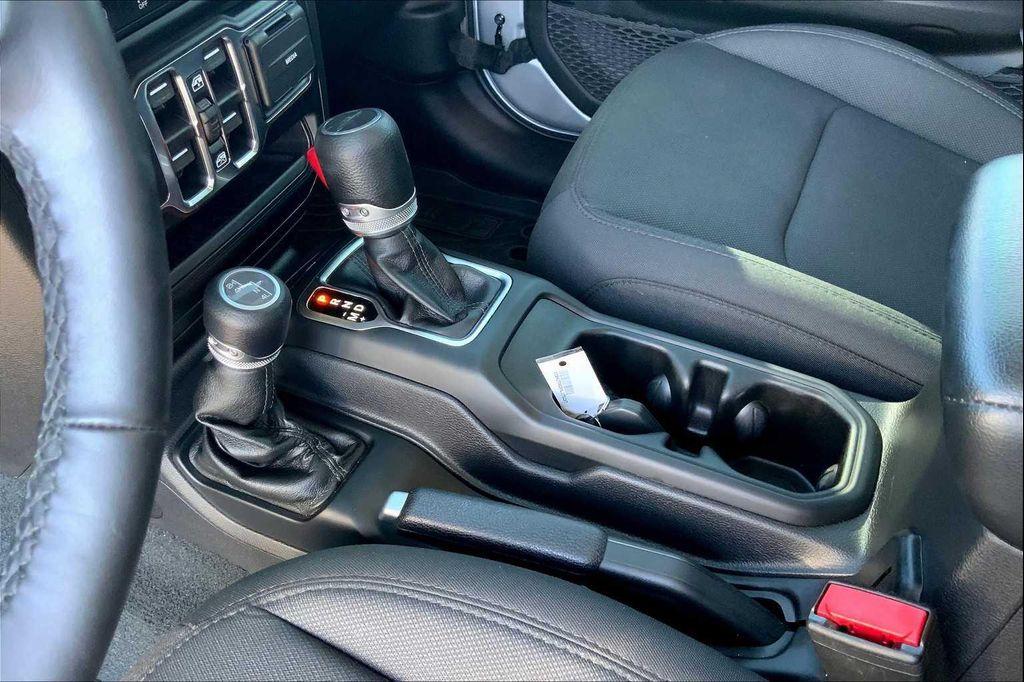 used 2022 Jeep Gladiator car, priced at $37,589