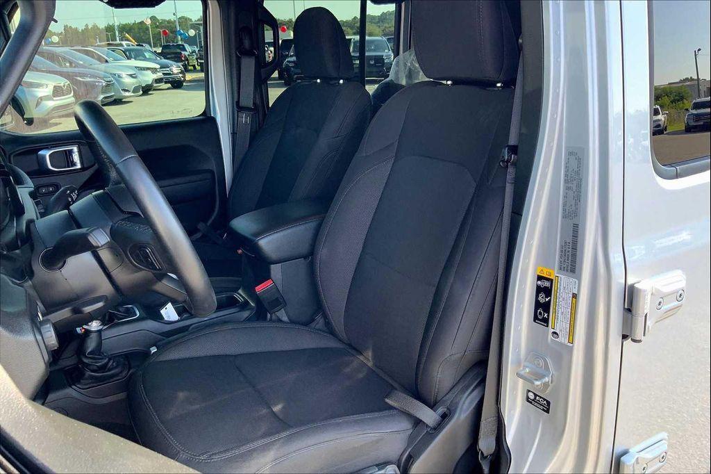 used 2022 Jeep Gladiator car, priced at $37,589